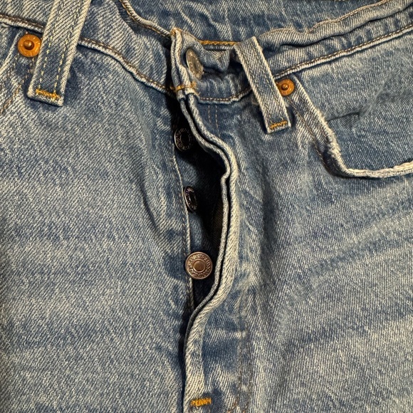 Like-New Levi’s Women’s 501 Jeans Summer 2021 Size 28W/30L - Picture 3 of 10